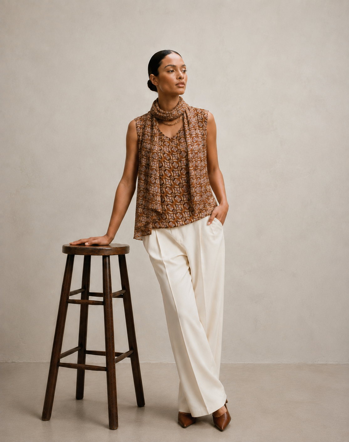 “Cadena” brown pattern Removable Collar Top