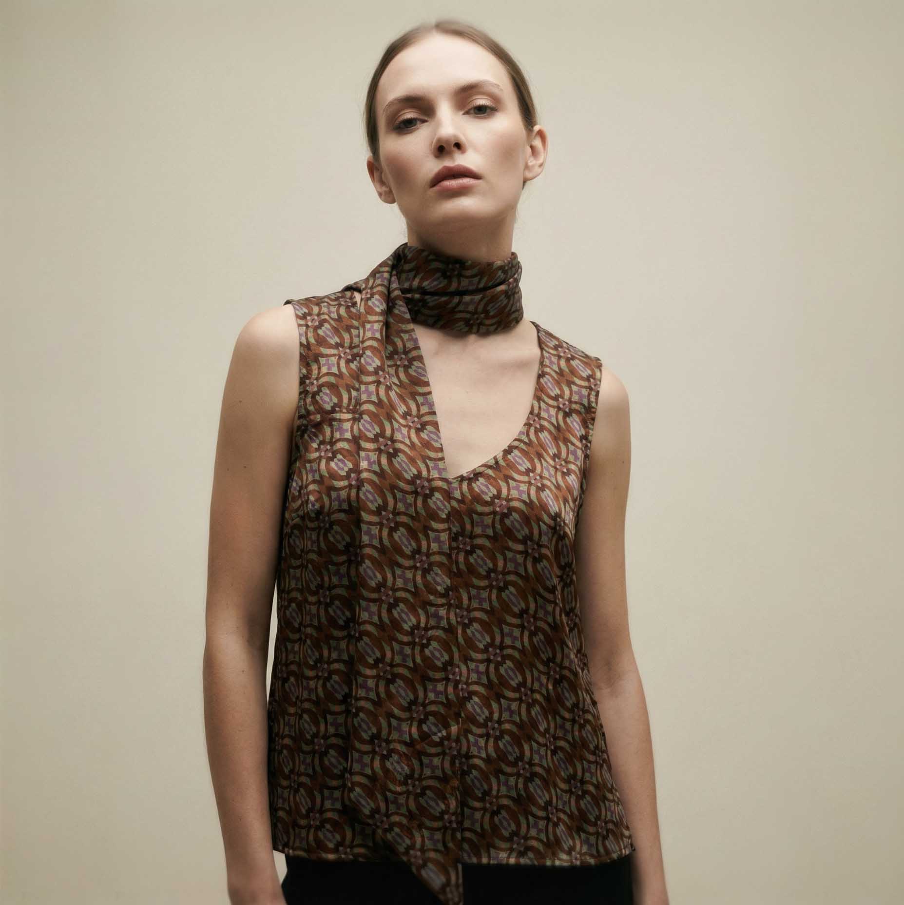“Cadena” Removable Collar Top