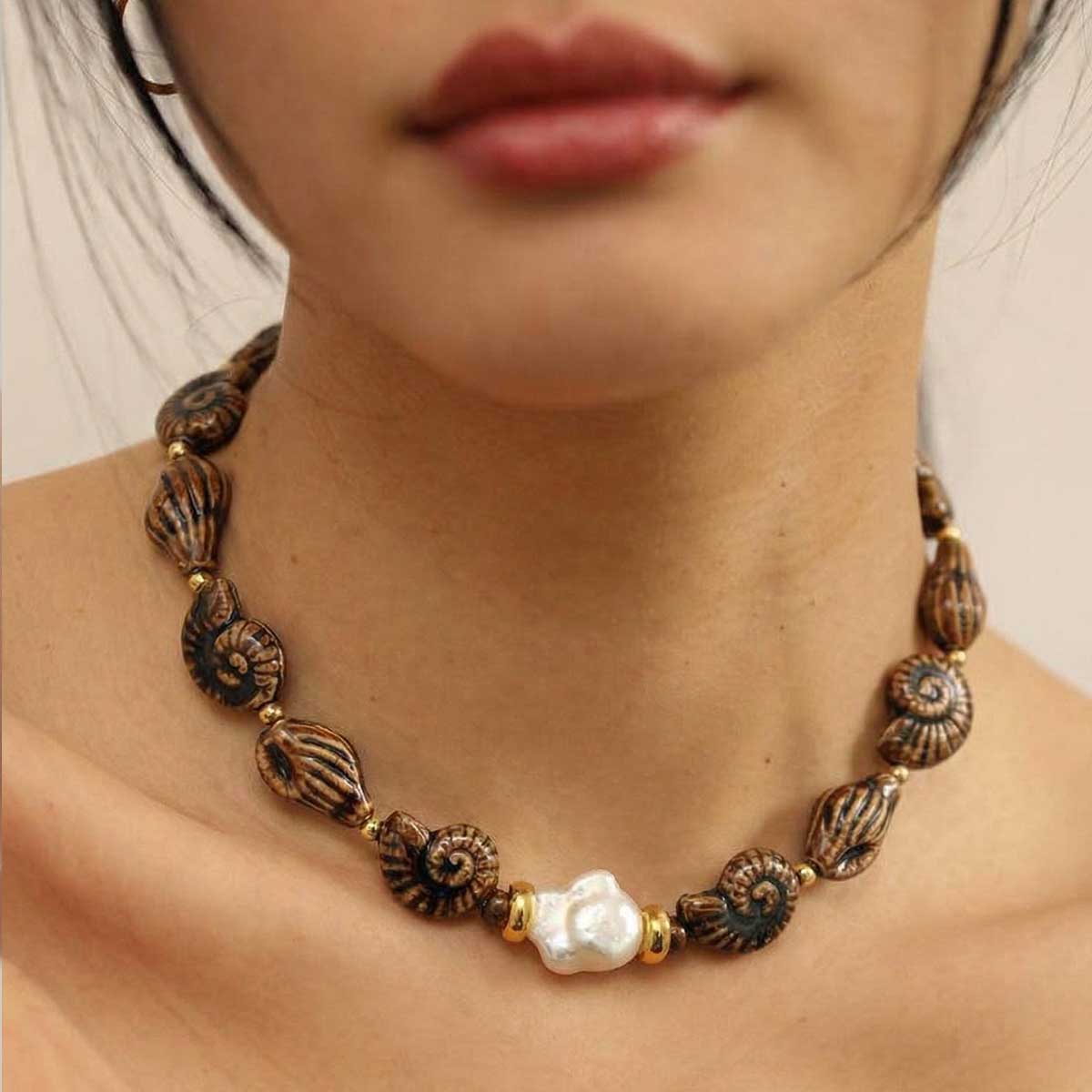 “Del Mare” Freshwater Pearl Ceramic Seashell Choker - Beach Sand Brown