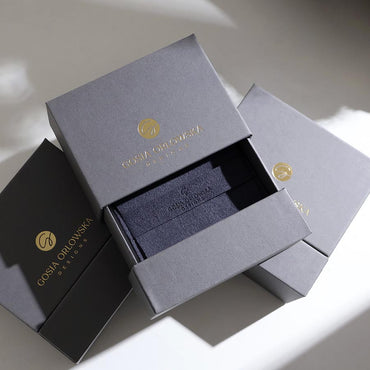 “Ciambella” 1.5cm mother of Pearl Single Stone Earrings