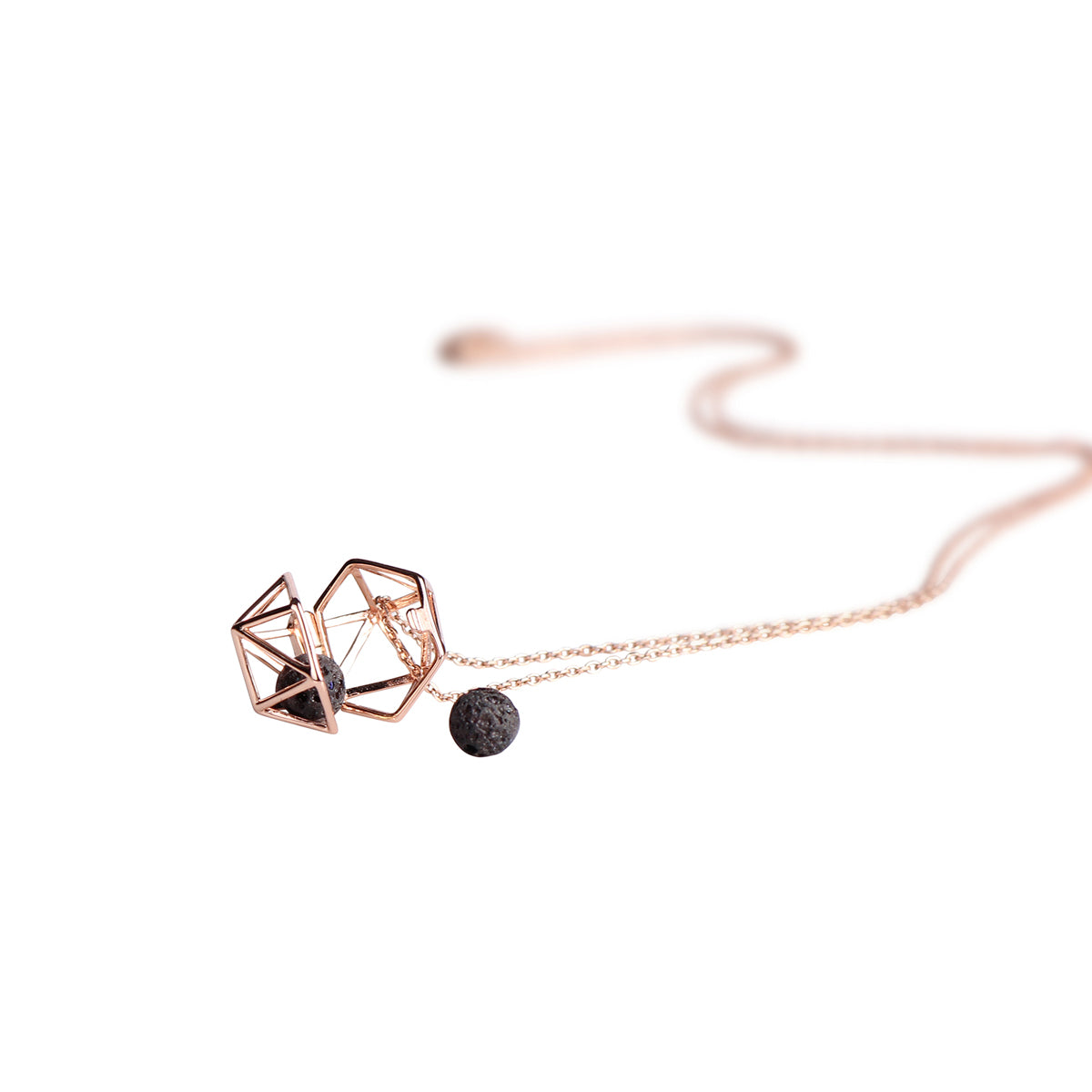 Fluid Harmony: Gosia Orlowska's "Mia" Diffuser Necklace