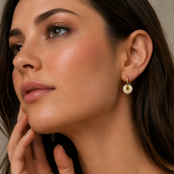 “Ciambella” 1.2cm Mother of Pearl Single Stone Earrings