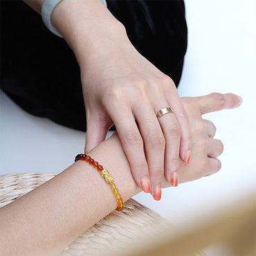 LUCKY AMBER - ROUND BEADED GRADIENT BRACELET