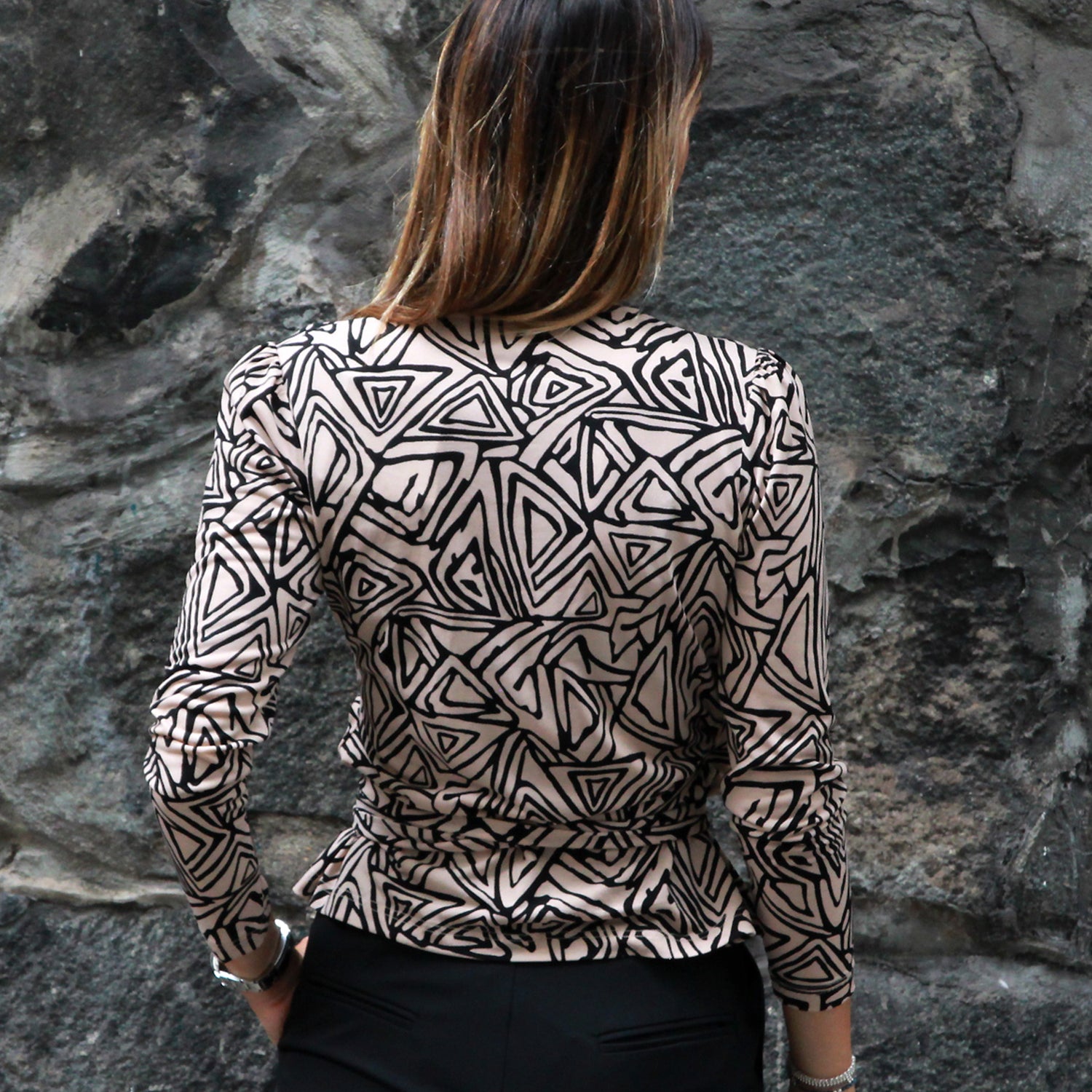 "LEILLE" STRETCHY WRAP BLOUSE