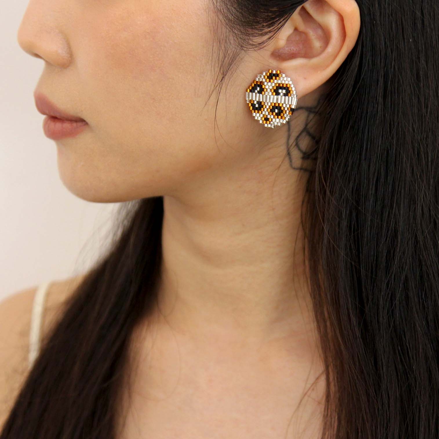 "NOE" BEADED ROUND EARRINGS