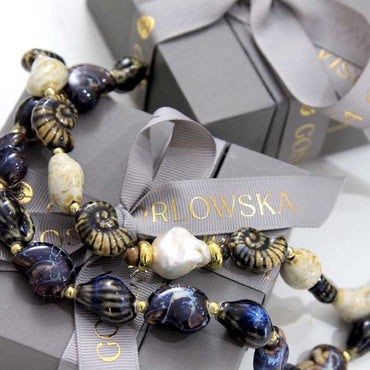 “Del Mare” Freshwater Pearl Ceramic Seashell Choker - Seashore Brown