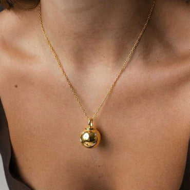 “Lilia” Moon Star Ornament Charm Necklace / Gold