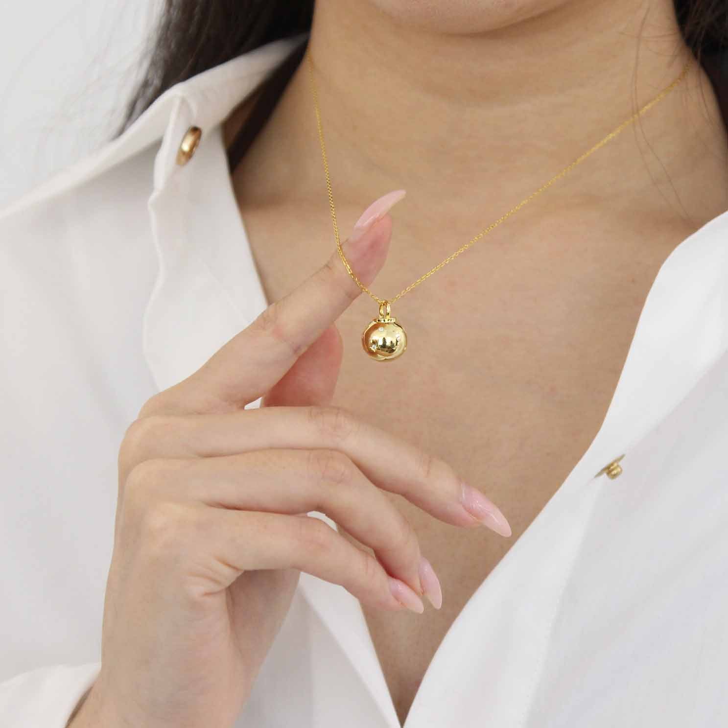 “Lilia” Moon Star Ornament Charm Necklace / Gold