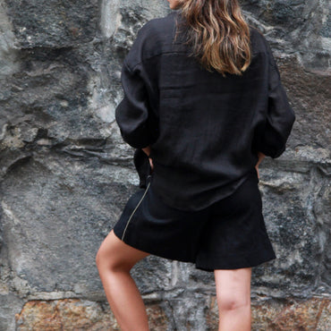 Gosia Orlowska Jodie Black Linen Shirt: Oversized Style