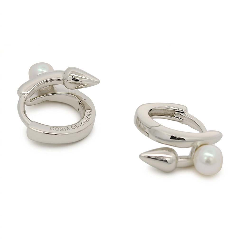 “Momi” 925 Silver Mini Pearl Huggie