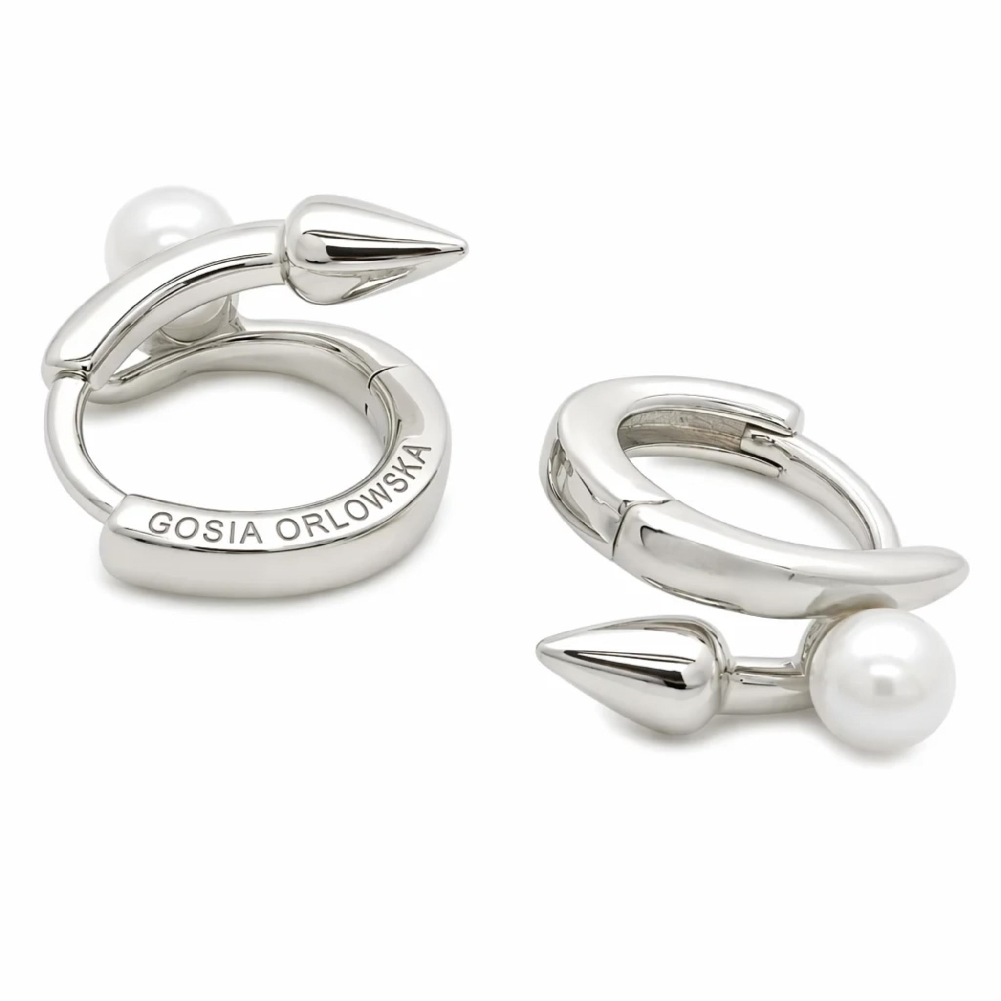 “Momi” 925 Sterling Silver Mini Pearl Huggie