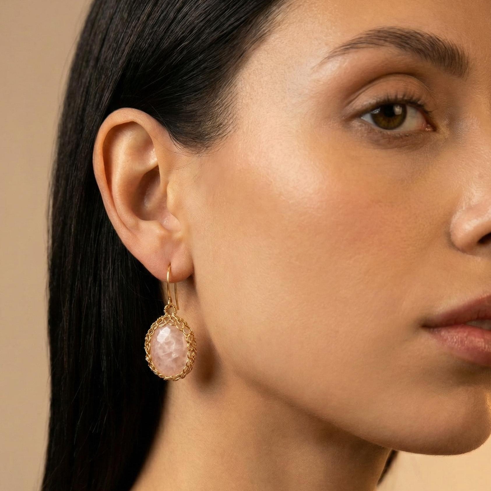 "NATI" ROSE QUARTZ NET OVAL EARRINGS