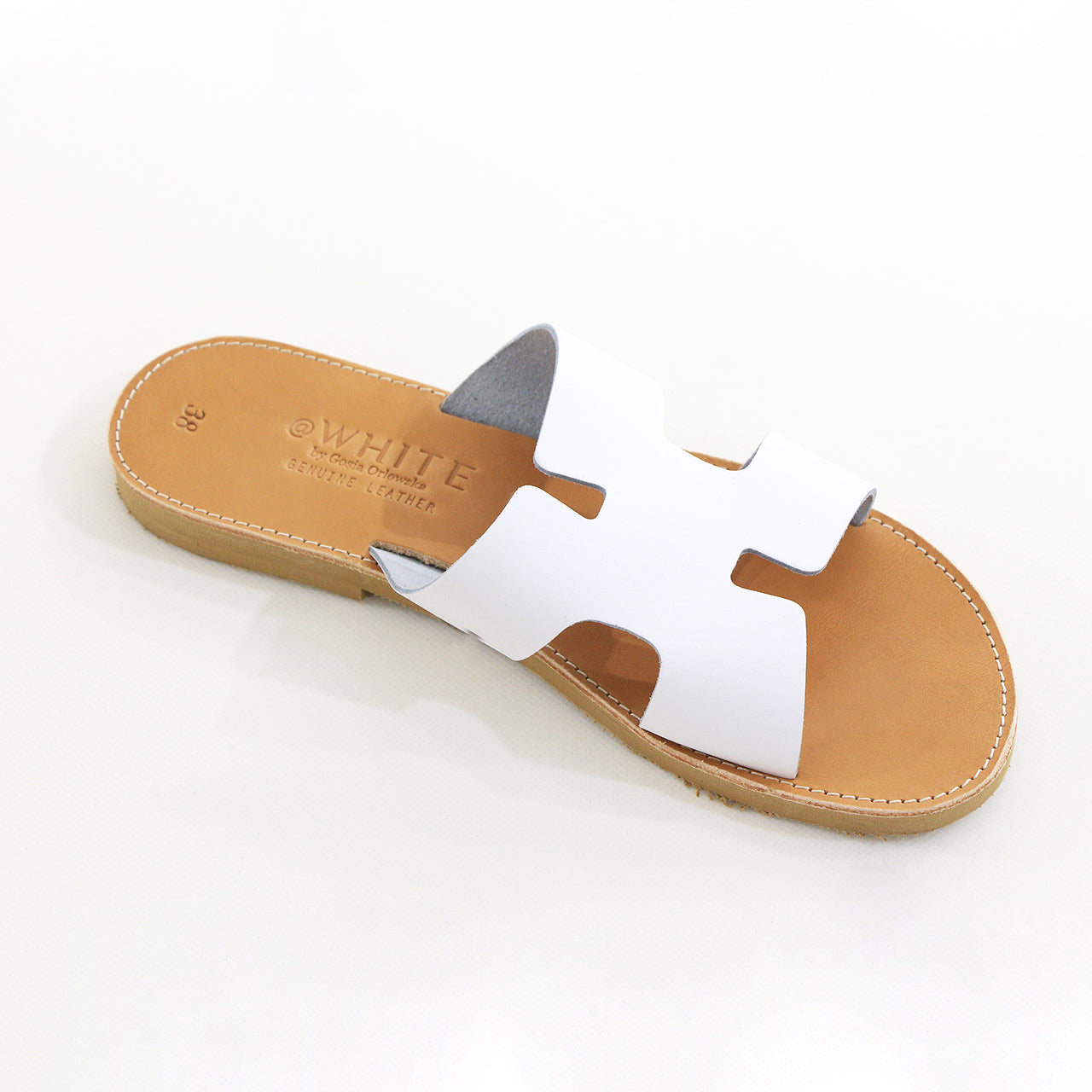 Discover Stylish White Roma Sandals Online